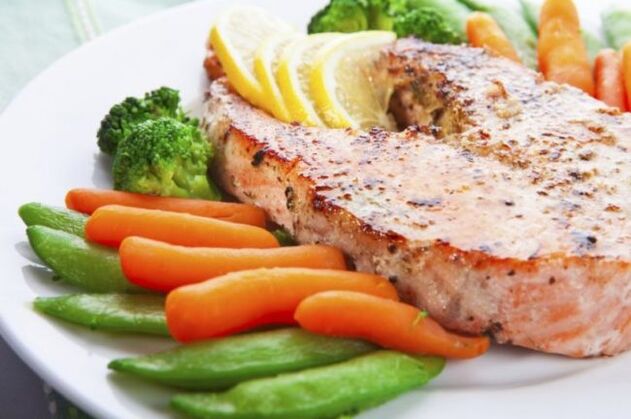 fish steak with vegetables for a protein diet