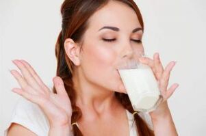 With gastritis, it is useful to drink a glass of milk in the morning and in the evening. 